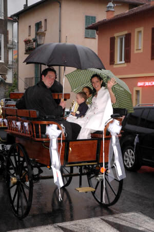 Mariage en calche, mme sous la pluie... 