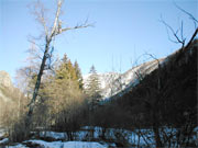 Gordolasque - Dbouchant dans la Vsubie au pied du village de Belvdre et de ses oliviers, ce vallon s'enfonce profondment sur 15 km pour aller prendre sa source aux neiges des plus hauts 3000 du Mercantour franais, terre des bouquetins 